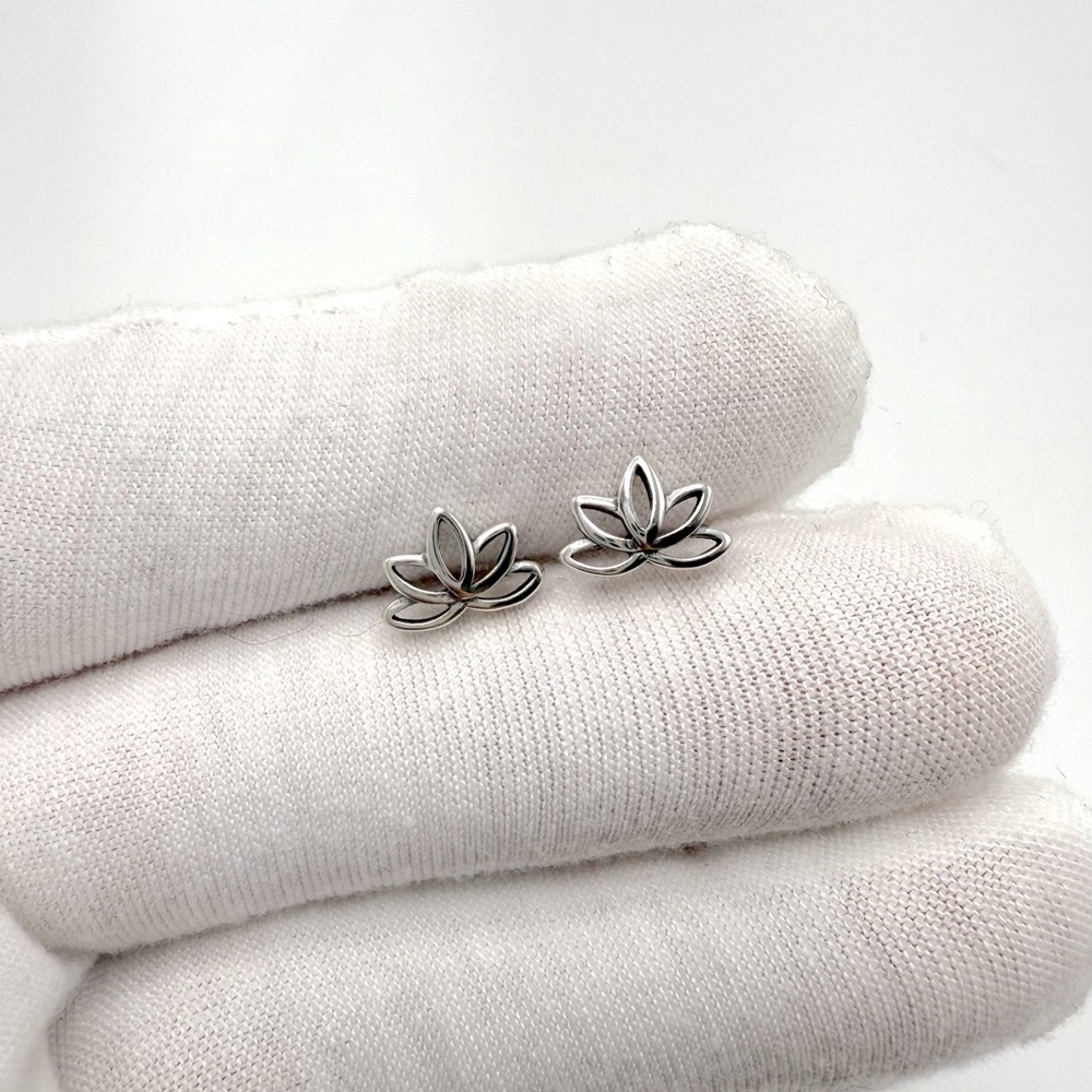 .925 Sterling Silver Lotus Flower Stud Earrings
